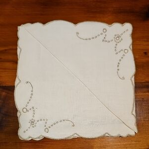 Elegant Ecru Embroidered Napkins